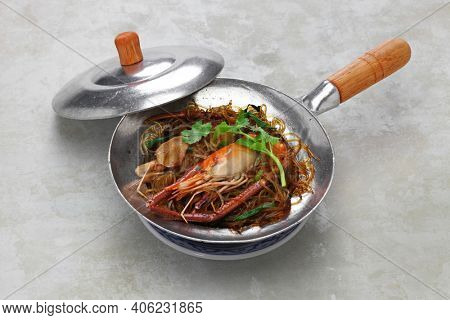 kung op wun sen, thai style steamed prawn with glass noodle