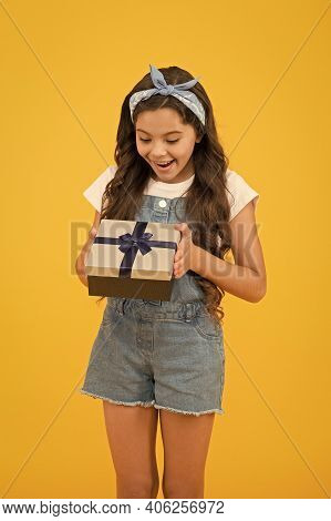 Express Real Happiness. Birthday Surprise For Her. Bargain Sale Concept. Black Friday Discount. Summ