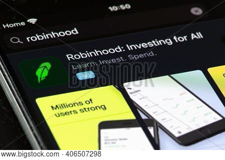 Vilnius, Lithuania - February 3 2021: Robinhood App And Logo On The Screen Of A Smartphone. American