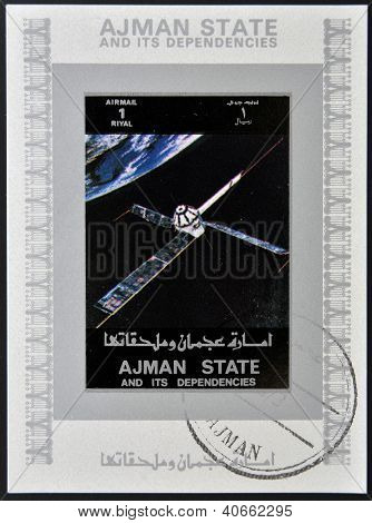 Razítko vytištěno ve Spojených arabských emirátech (SAE) zobrazuje Explorer 22 / 27 série satelitů cca 1973