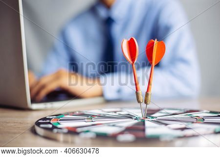 Businessman Holding A Darts Aiming At The Target Center Business Goal Concept - Business Targeting, 