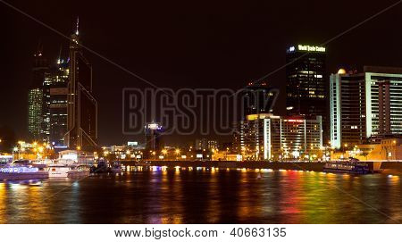 Vista notturna del World Trade Center di Mosca
