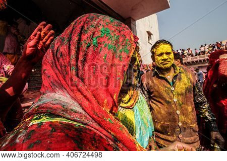 Mathura, Uttar Pradesh/ India- January 6 2020: : Woman Dance Performing At Holi Festival Wearing Tra