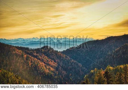 Sunset In The Mountains, Autumn In The Zurich Oberland With A Beautiful View Of The Swiss Alps.pictu