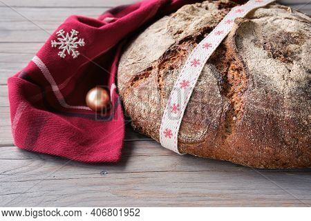 Christmas Baking. Wholemeal Rye Wheat Bread Oven Baked In Ceramic Pan. No Knead Handmade Loaf On Cut