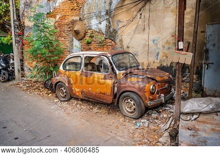 Bangkok/thailand-19 Jan 2020:old Car Wreck In Old Alley Of Talat Noi.talad Noi (talat Noi), One Of T