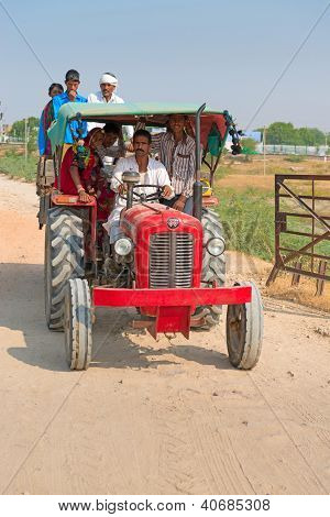 Viaggio paese persone da trattore, India