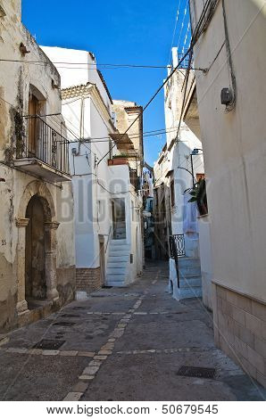 Alleyway. Rodi Garganico. Puglia. Italy.