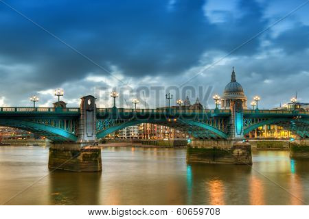 Southwark Bridge - Hdr Version