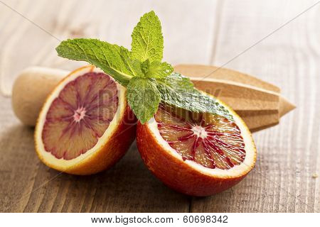 Blood oranges with fresh mint