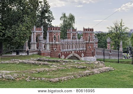Figured bridge in museum-estate Tsaritsyno