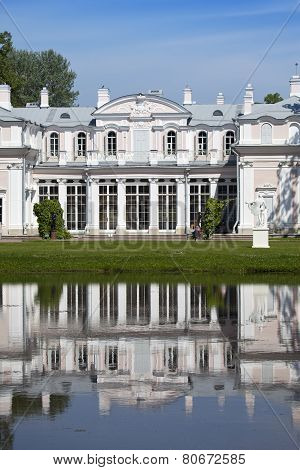 Pavilion Chinese palace. Oranienbaum (Lomonosov). Upper park
