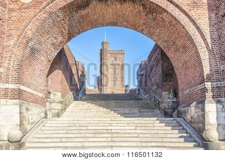 Karnan Through The Archway