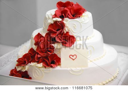 Birthday cake with a sign for writing of the text.