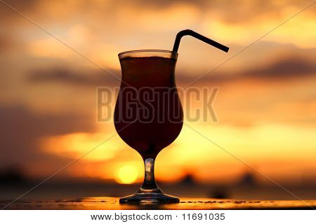 อาทิตย์ coctail