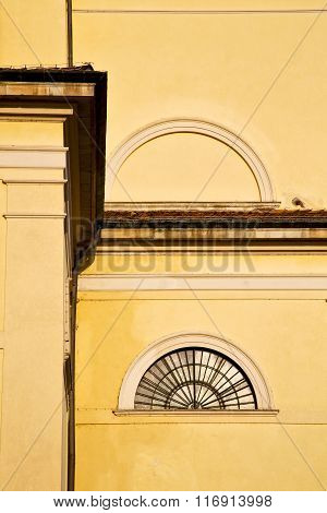 Window  Italy  Lombardy     In  The Parabiago Old   Church   Closed