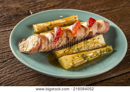 Delicious Chicken With Bacon And Palmito Grilled Pupunha