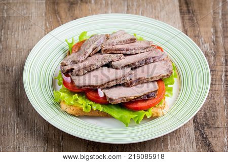 Sandwich With Roast Beef, Tomatoes, Fresh Snacking, Tatsy Healthy Food