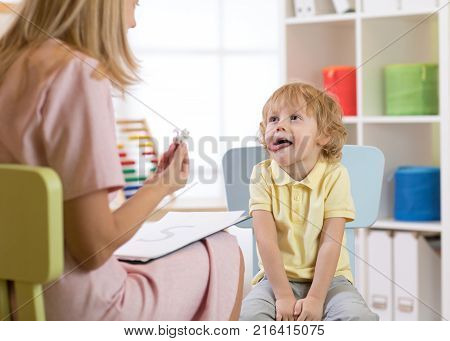 speech therapy exercises with tongue for kid