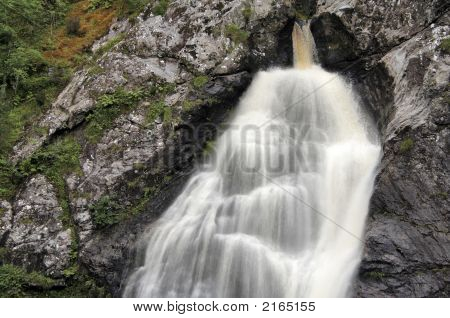 Мечтательный водопад