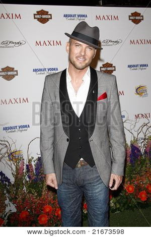 LOS ANGELES, CA - 19. května: Matt Goss přijíždí z večírku 11 ročních Maxim Hot 100 v Hřebčíně Paramount