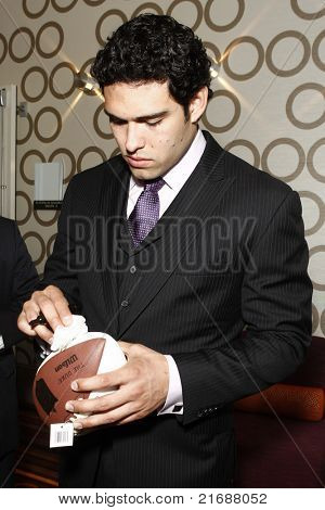 LOS ANGELES - 10 de mayo: Mark Sanchez como Mark Sanchez de los Jets de la NFL es honrado por el centro de la ciudad de Gam