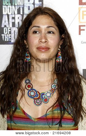 LOS ANGELES - JUN 26: Saba Riaza příchodu na 