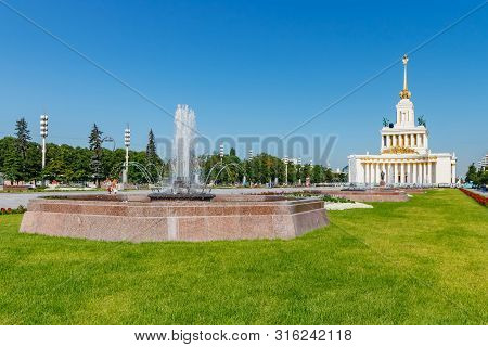 Moscow, Russia - July 22, 2019: Fountains On Main Alley In Vdnh Park In Moscow At Sunny Summer Morni
