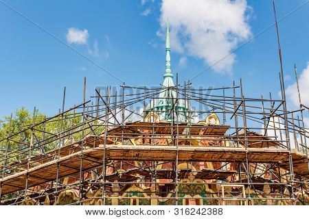 Moscow, Russia - July 22, 2019: Reconstruction Of The Pavilion Glavtabak On Vdnh In Moscow. Vdnh Par