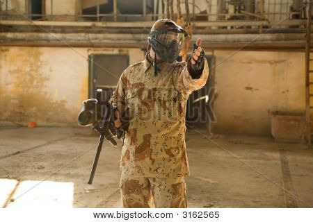 Paintball-soitin ase halliten