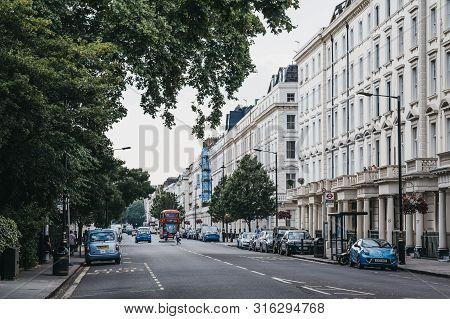 London, Uk - July 16, 2019: Row Of White Terraced Houses On A Street In Pimlico, An Upscale Resident