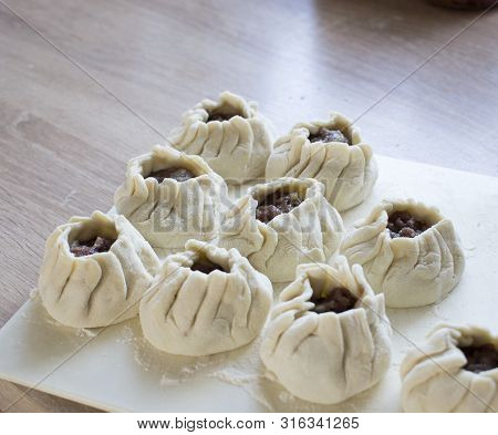 Manti Also Manty, Mantu, Or Manta Is A Type Of Dumpling Popular In Most Turkic Cuisines, As Well As 