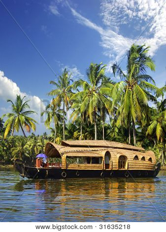 Tekne-evi backwaters Hindistan içinde