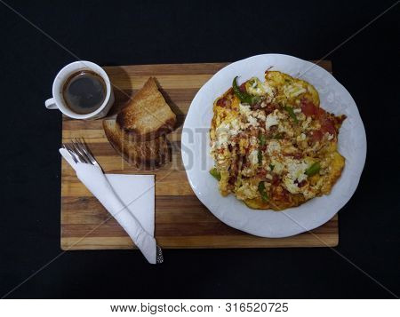 Breakfast Sabah Kahvaltısı Kahve Ve Kızarmış Ekmekler
