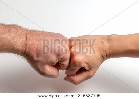 男女日批 图片、插图和矢量图(免费) - Bigstock