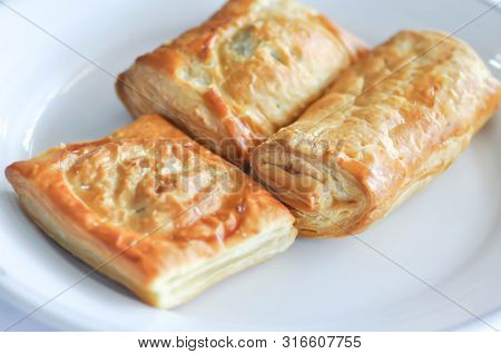 Puff, Tart Or Pie With Spinash Stuffed