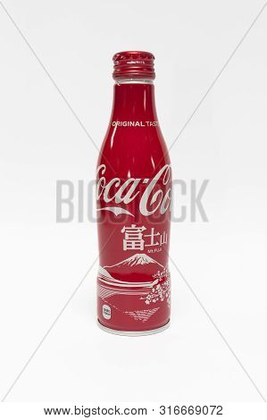 Fuji City, Shizuoka Prefecture, Japan - January 30, 2019: Coca-cola Can In Bottle With Mount Fuji Il