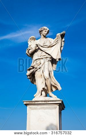 Beautiful Angel With The Sudarium Statue Created By Cosimo Fancelli On The 16Th Century At Sant Ange