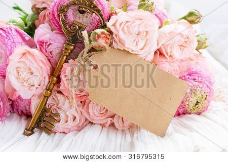 Paper Note With Fresh Rose And Rununculus Bouquet