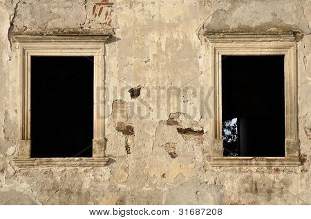 Le rovine del castello di Banffy in Bontida, vicino a Cluj Napoca, Romania