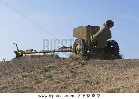 Taman, Temryuk District, Krasnodar Region, Russia - July 17, 2019: D-44 Divisional Gun On Lysaya Gor