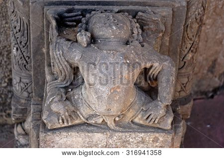 India - Rajasthan - Jaipur - March 28, 2018, Archeological Relics Of Sculpture, Yoga Poses Have A Hu