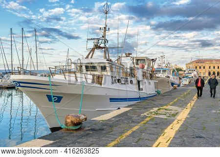 Syracuse, Sicily/italy - January 28 2018:fishing Boats Moored In The Pier Of Syracuse