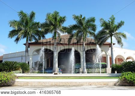 PUNTA CANA, DOMINICAN REPUBLIC - DEC 21, 2016:Fountain and main lobby entrance to the Dreams Punta Cana all inclusive resort in the Dominican Republic.