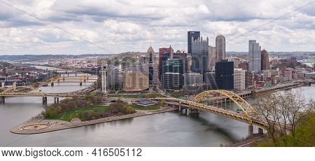 Pittsburgh, Pennsylvania, Usa April 11, 2021 Downtown Pittsburgh And The Point Where The Allegheny A