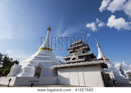 วัดพระธาตุดอย kongmoo