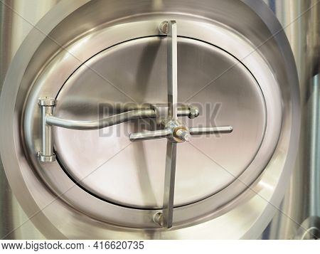 Stainless Steel Lid Of A Chemical Vessel Assembly