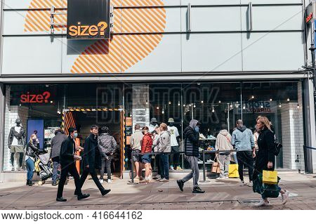 Manchester, England, Uk - 12 April, 2021 Open Shops After Lockdown. City Centre Of Manchester, Peopl