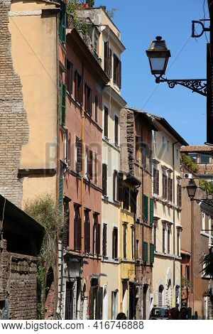 Trastevere District In Rome (rione Trastevere). Streets Of Rome, Italy.