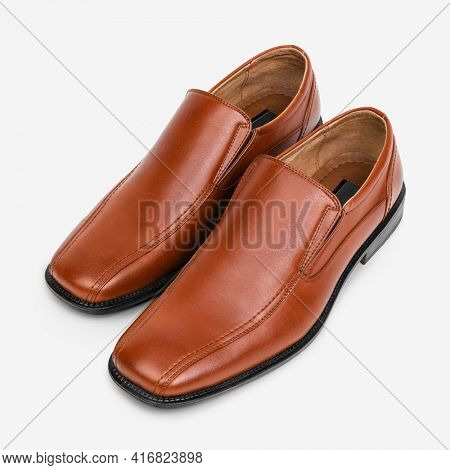 Brown leather slip-on men' shoes fashion